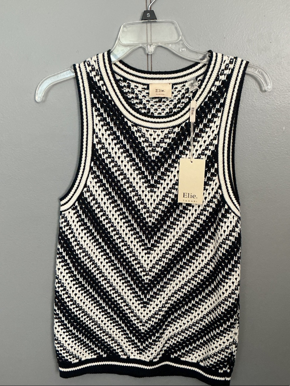 Elie Tahari Black & White Chevron Knit Sleeveless Top. NWT